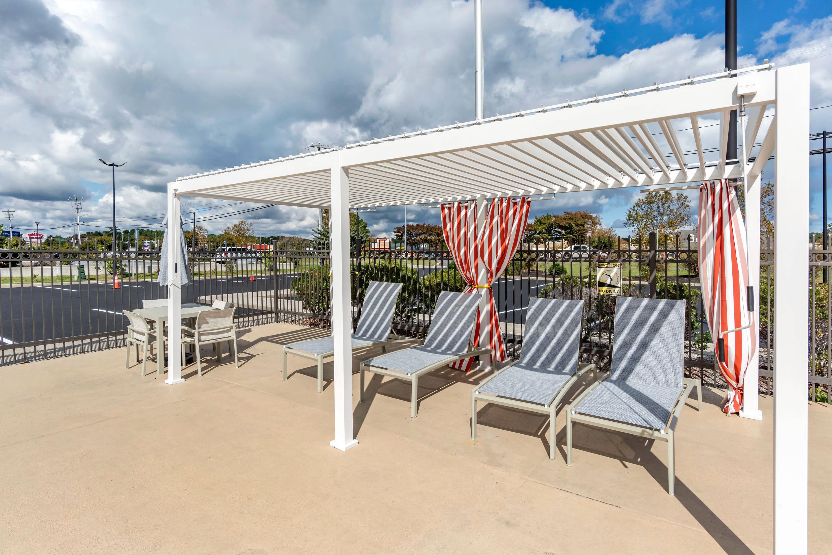 Outdoor pool | Mainstay Suites Ocean City West