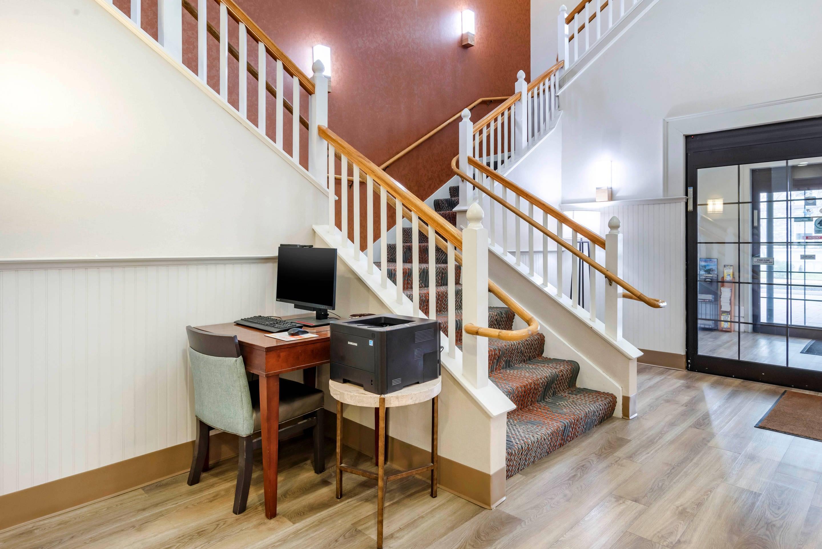 Computer in the lobby | Mainstay Suites Ocean City West