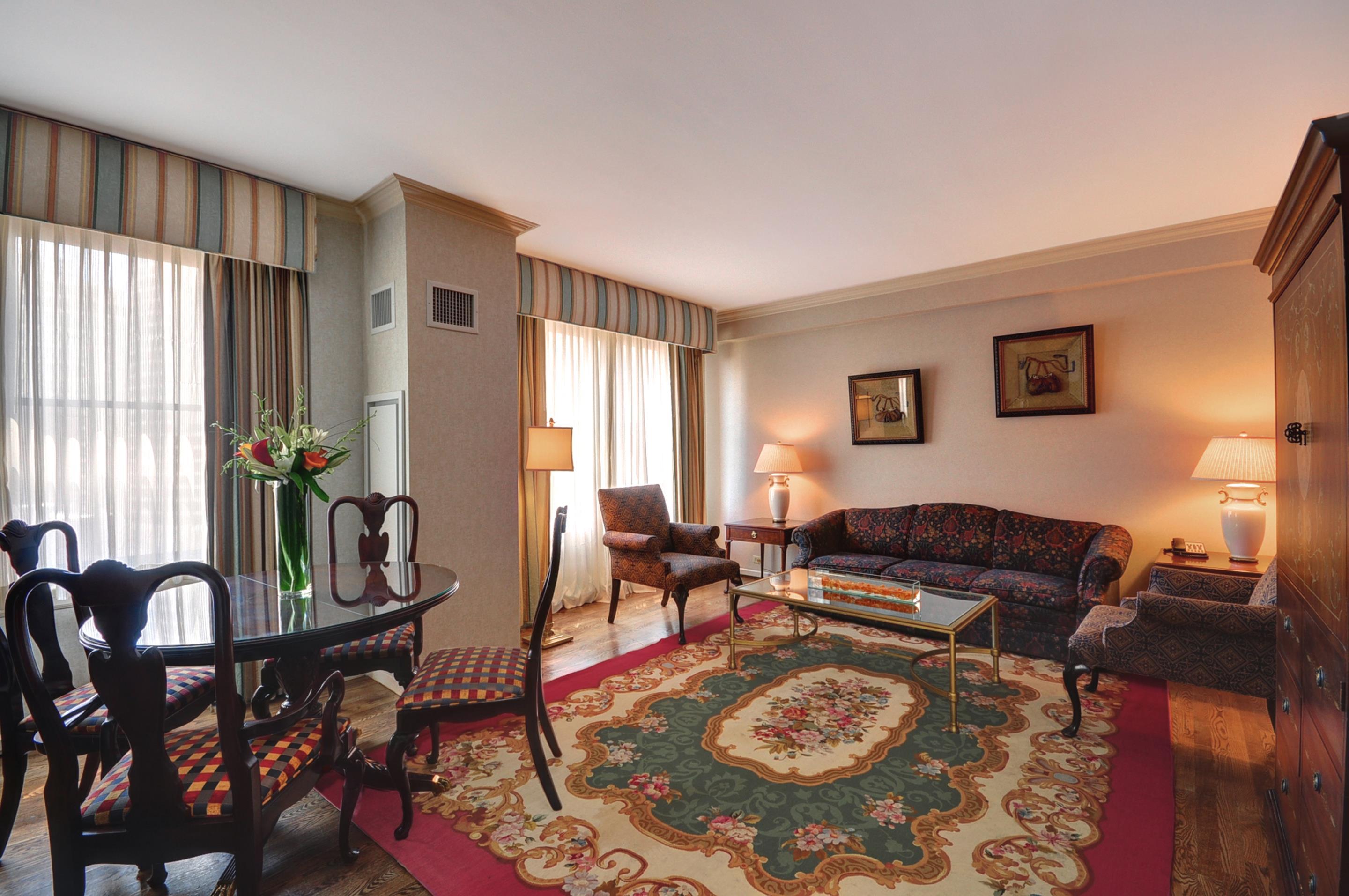 The Whitehall Hotel, BW Premier Collection Room Type - King Suite with Separate Bedroom and Two Bathrooms - Non-Smoking