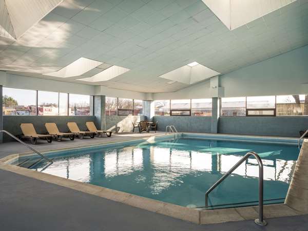 AmericInn by Wyndham Woodstock IL