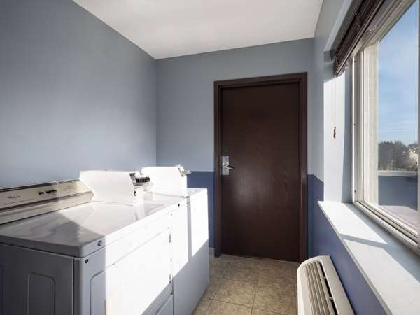 AmericInn by Wyndham Woodstock IL
