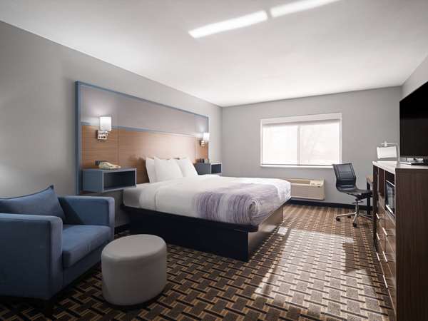 1 King Bed, Non-Smoking