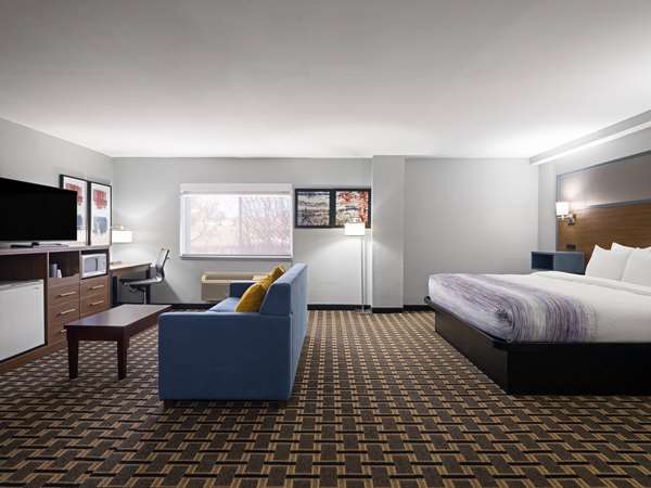 1 King Bed, Deluxe Room, Non-Smoking