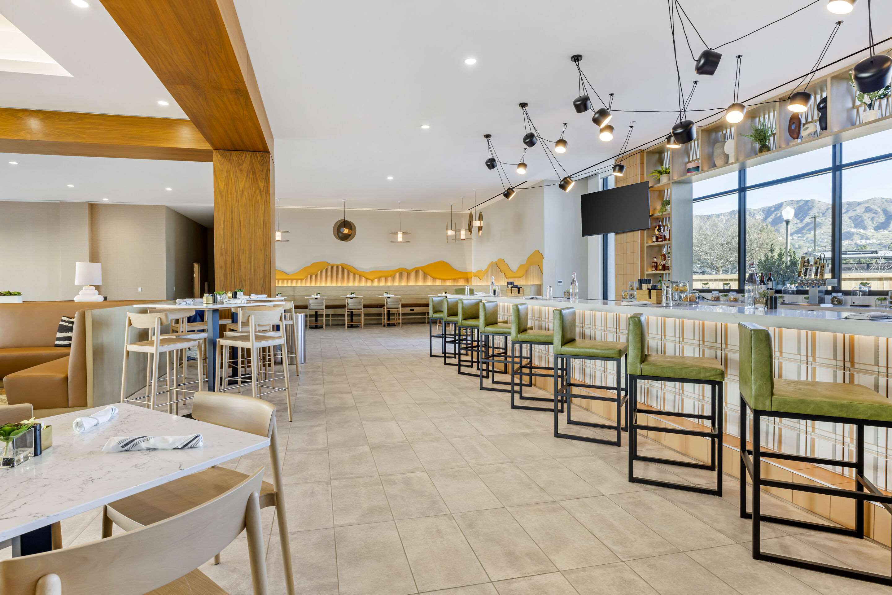 Bar | Cambria Hotel Burbank Airport