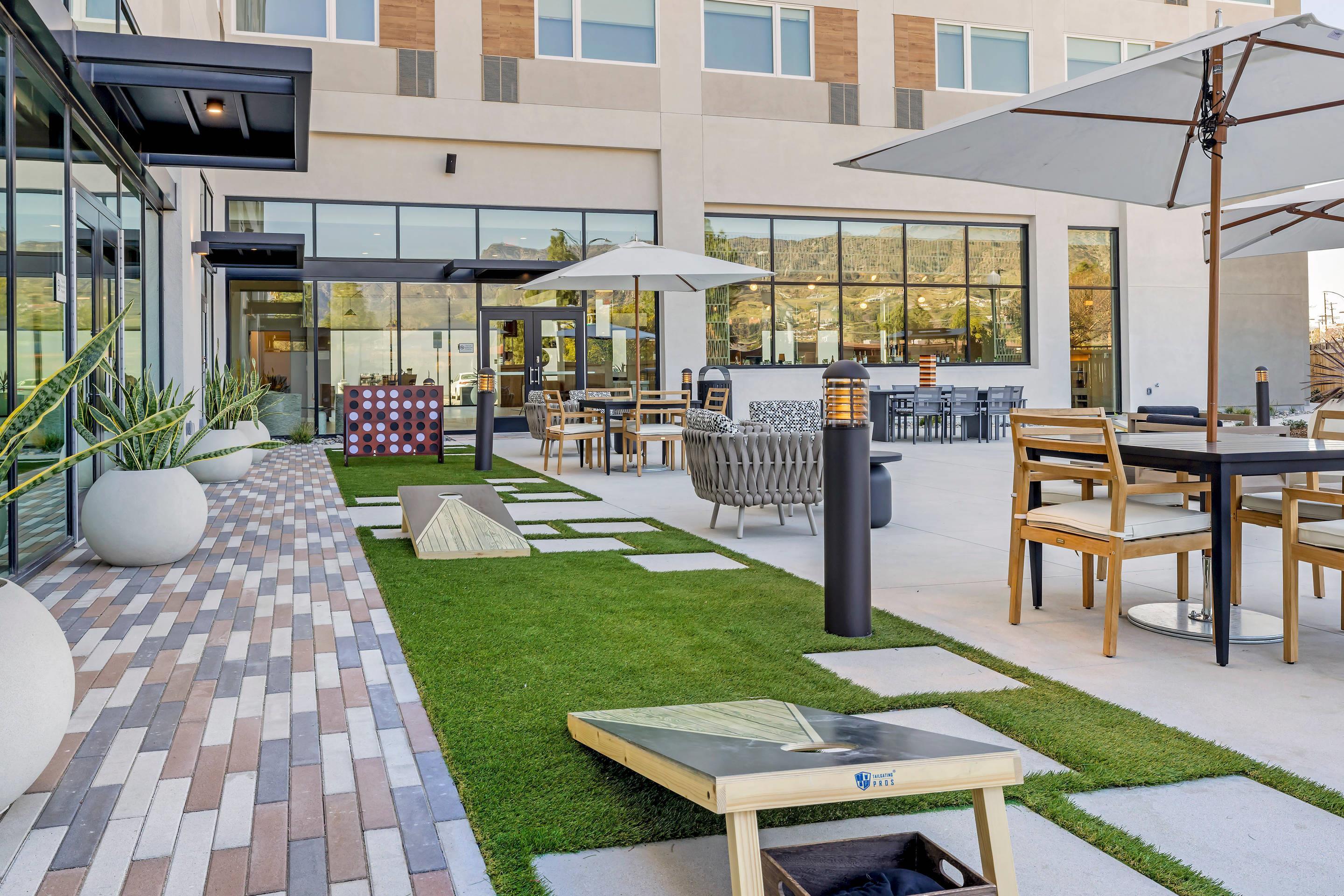 Courtyard | Cambria Hotel Burbank Airport
