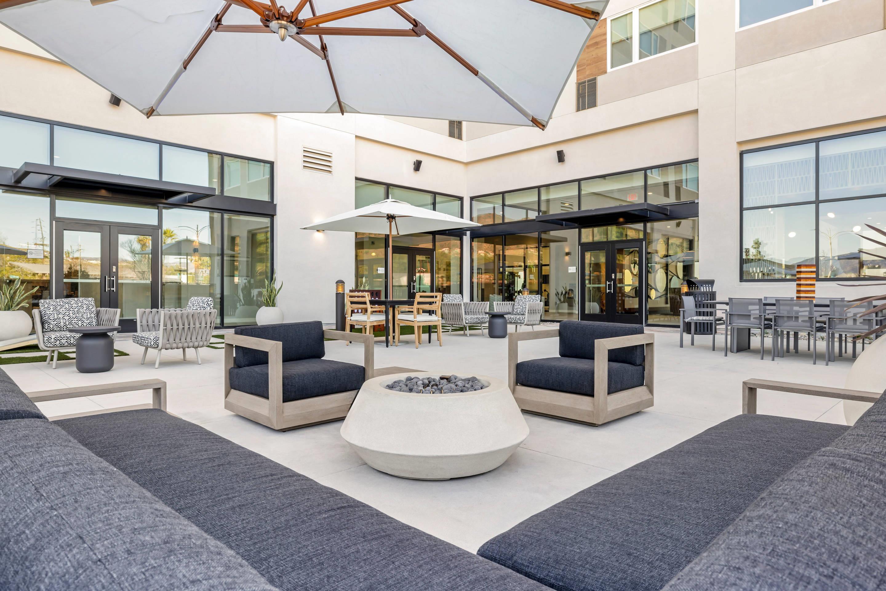 Courtyard | Cambria Hotel Burbank Airport
