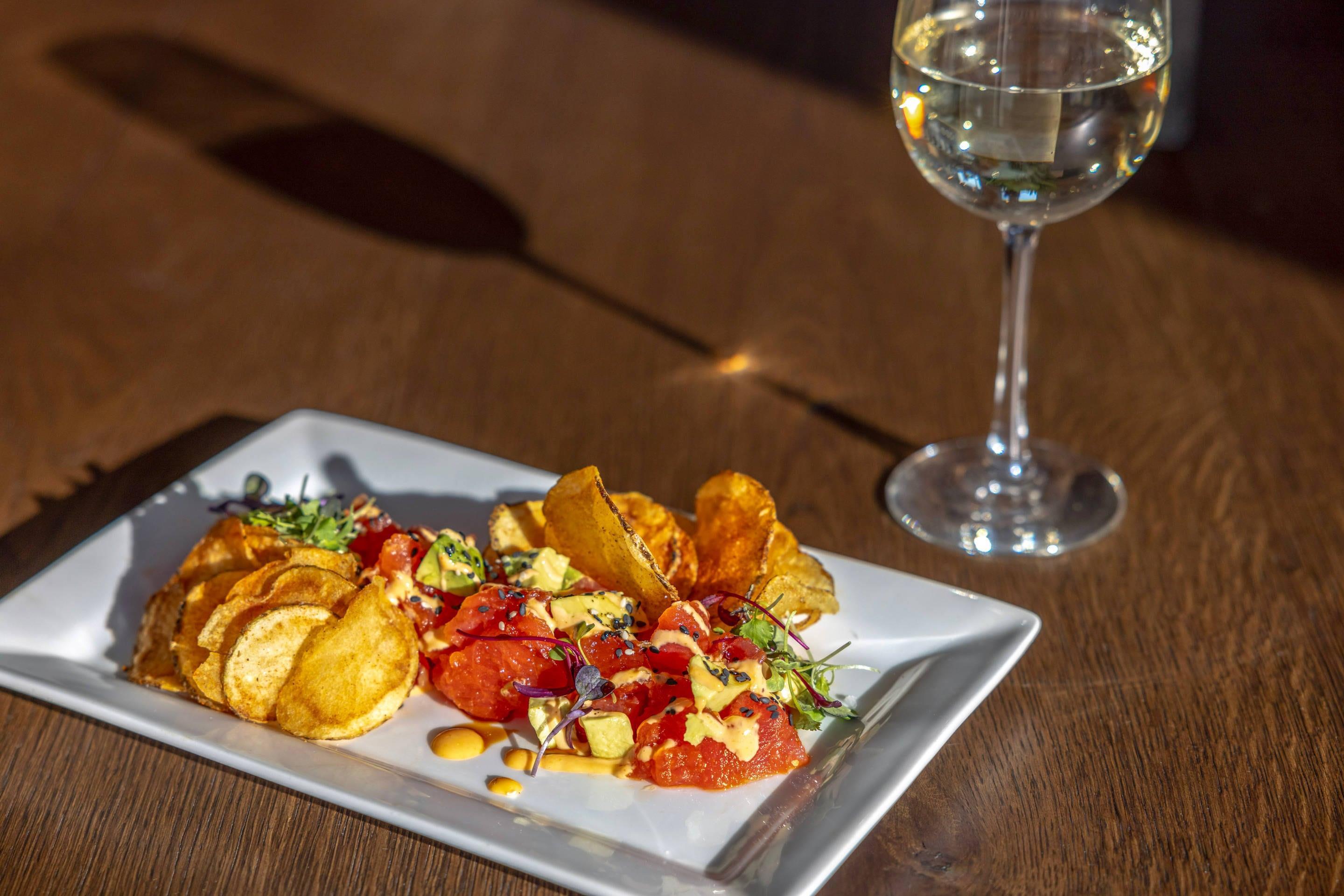 On-site restaurant | Cambria Hotel Burbank Airport