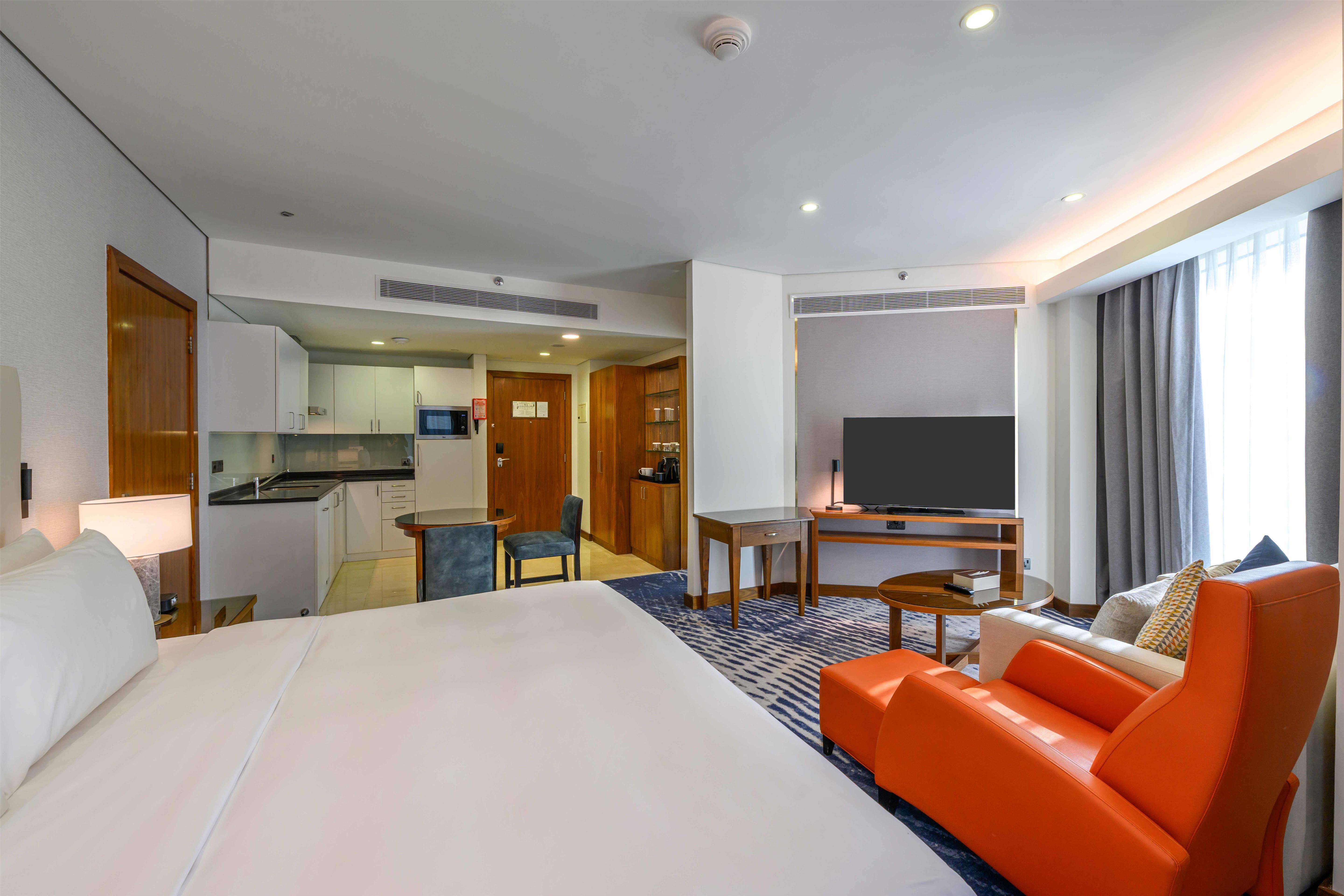 DoubleTree by Hilton Jeddah Al Andalus Mall Room Type - KING STUDIO