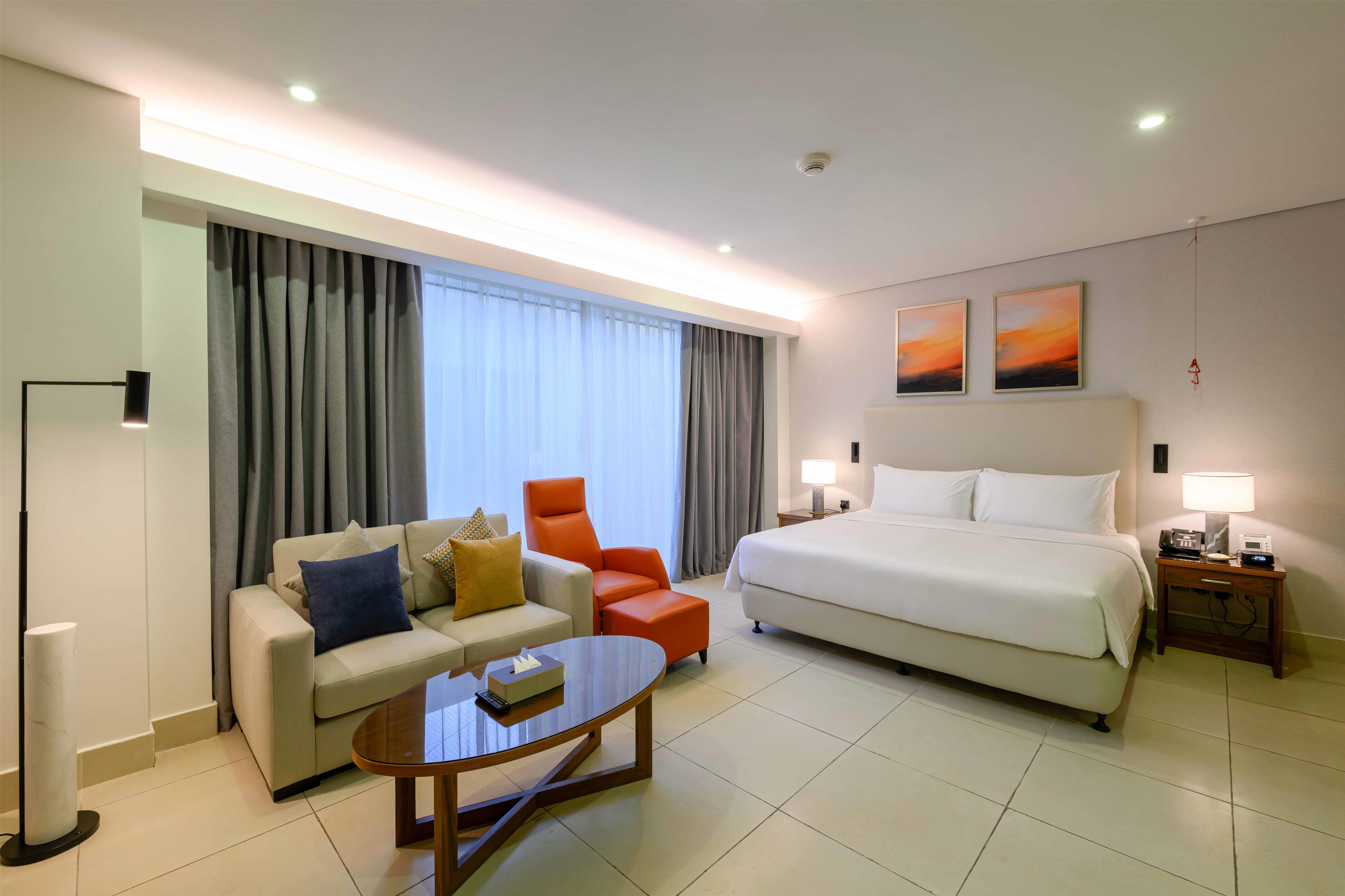 DoubleTree by Hilton Jeddah Al Andalus Mall Room Type - KING ACCESSIBLE STUDIO
