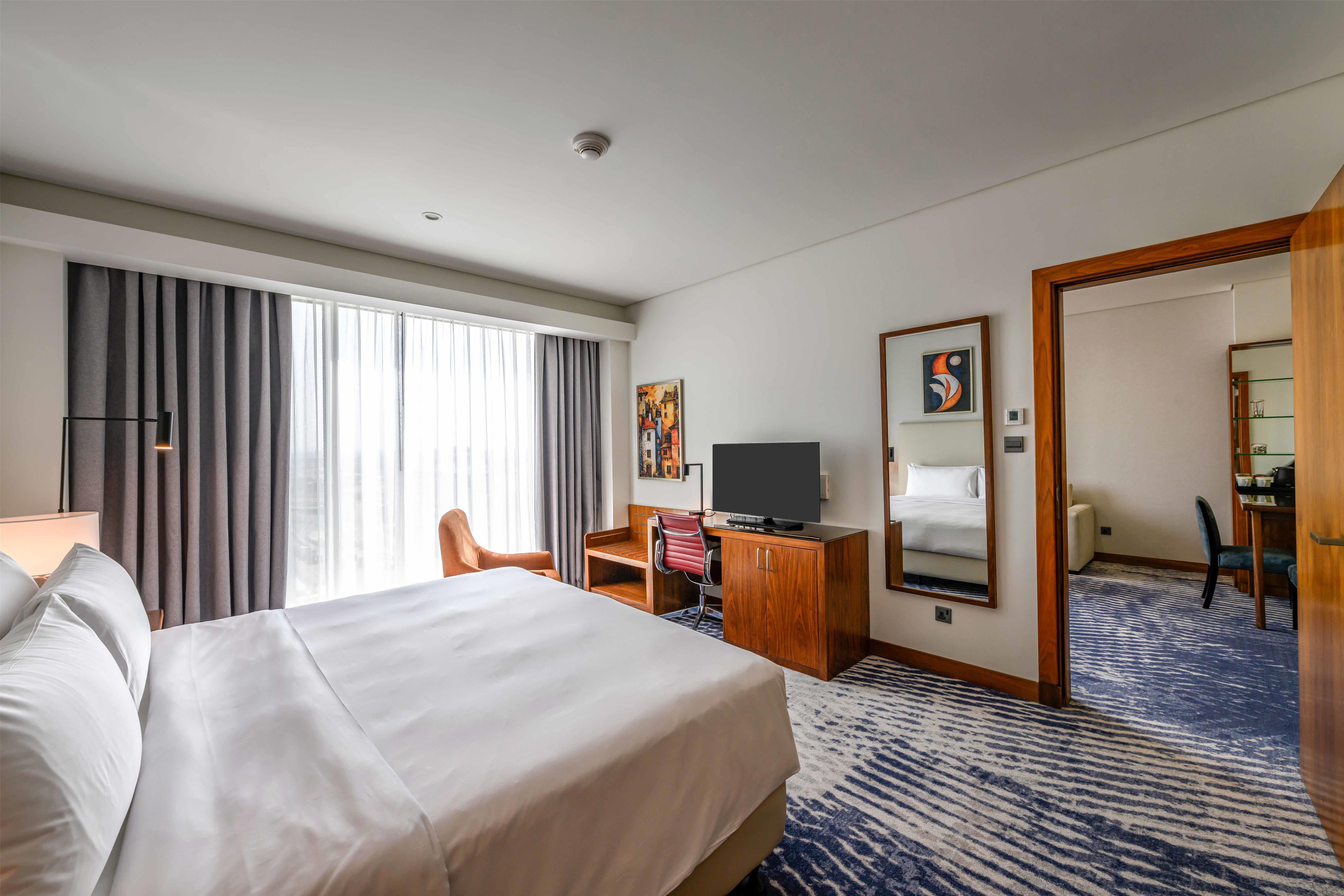 DoubleTree by Hilton Jeddah Al Andalus Mall Room Type - KING ONE BEDROOM SUITE CV