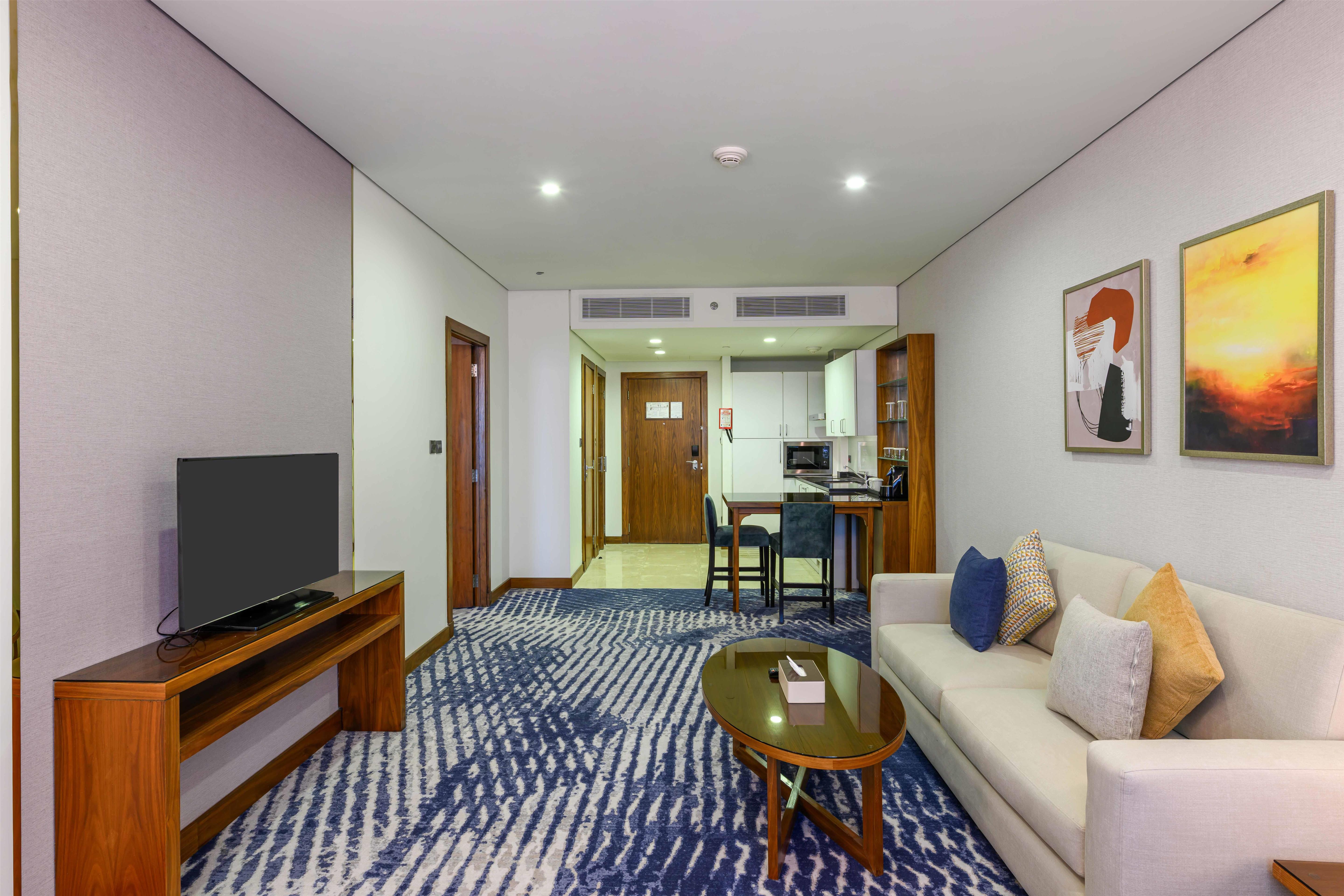 DoubleTree by Hilton Jeddah Al Andalus Mall Room Type - KING ONE BEDROOM SUITE
