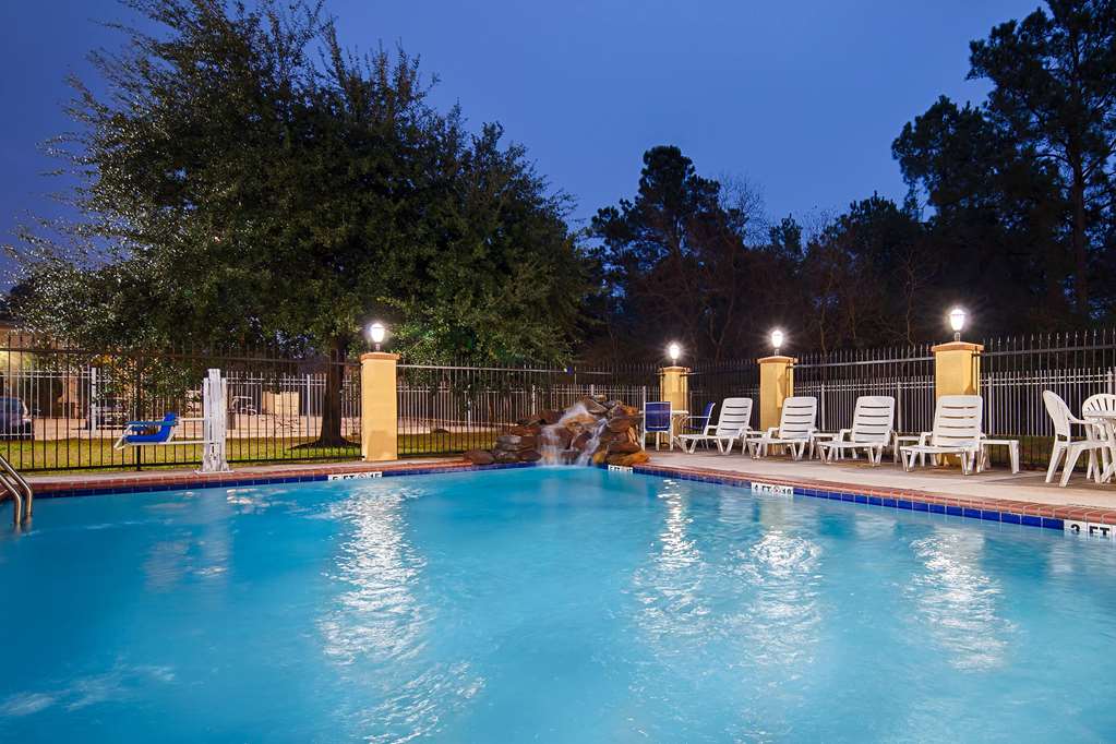 Days Inn & Suites by Wyndham Sam Houston Tollway - Tap to explore photos