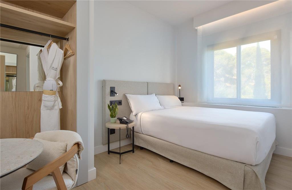 MELIA LLORET DE MAR-guestroom-Guest Room,On-Site.jpg