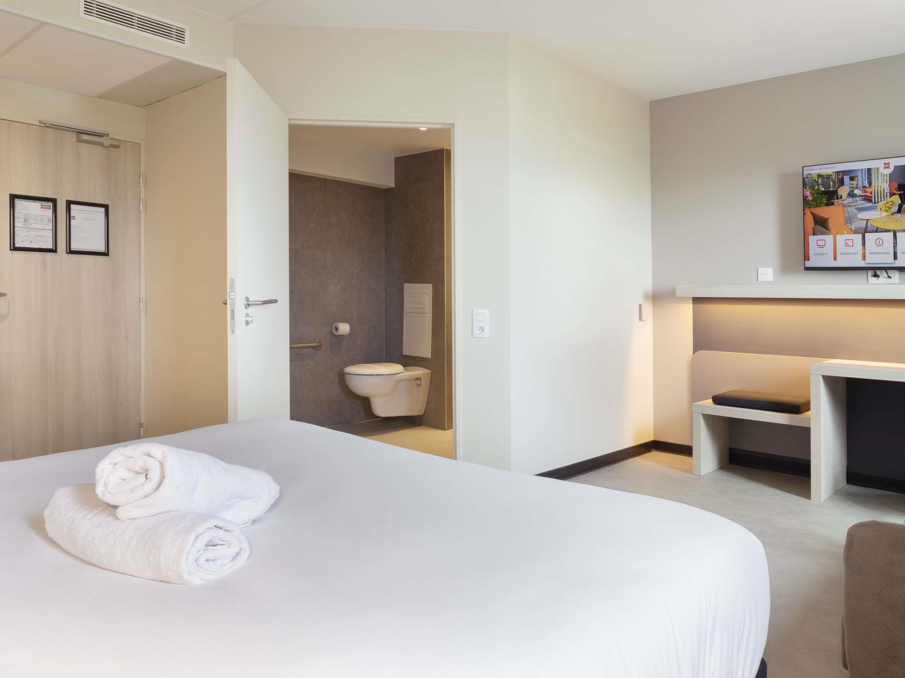 ibis Douai Dechy Room Type - Standard Accessible Room (PMR) with 1 double bed
