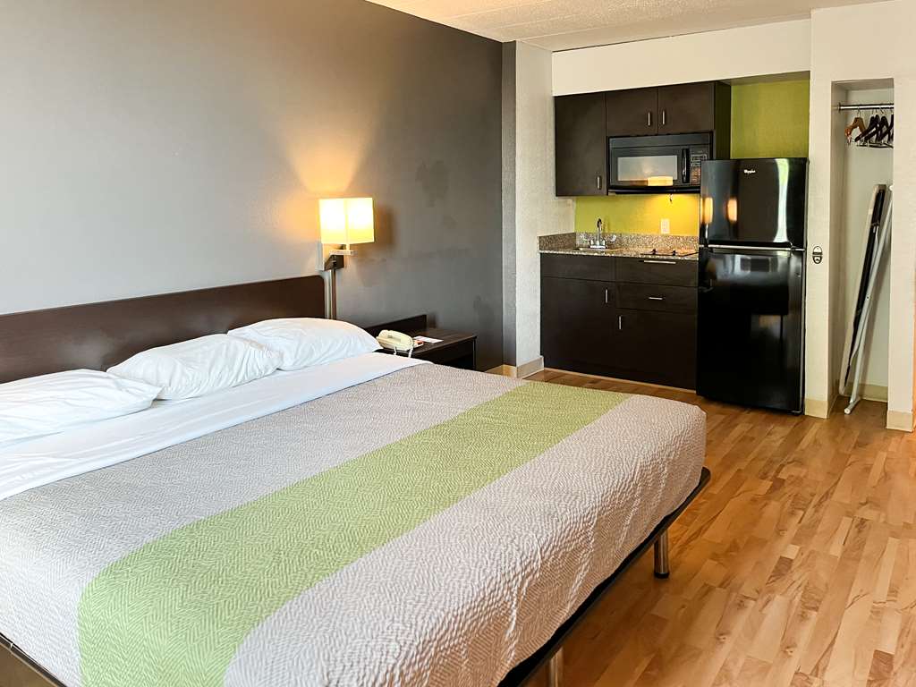 STUDIO 6 SUITES CLARION PA-guestroom-Guest Room,On-Site.jpg