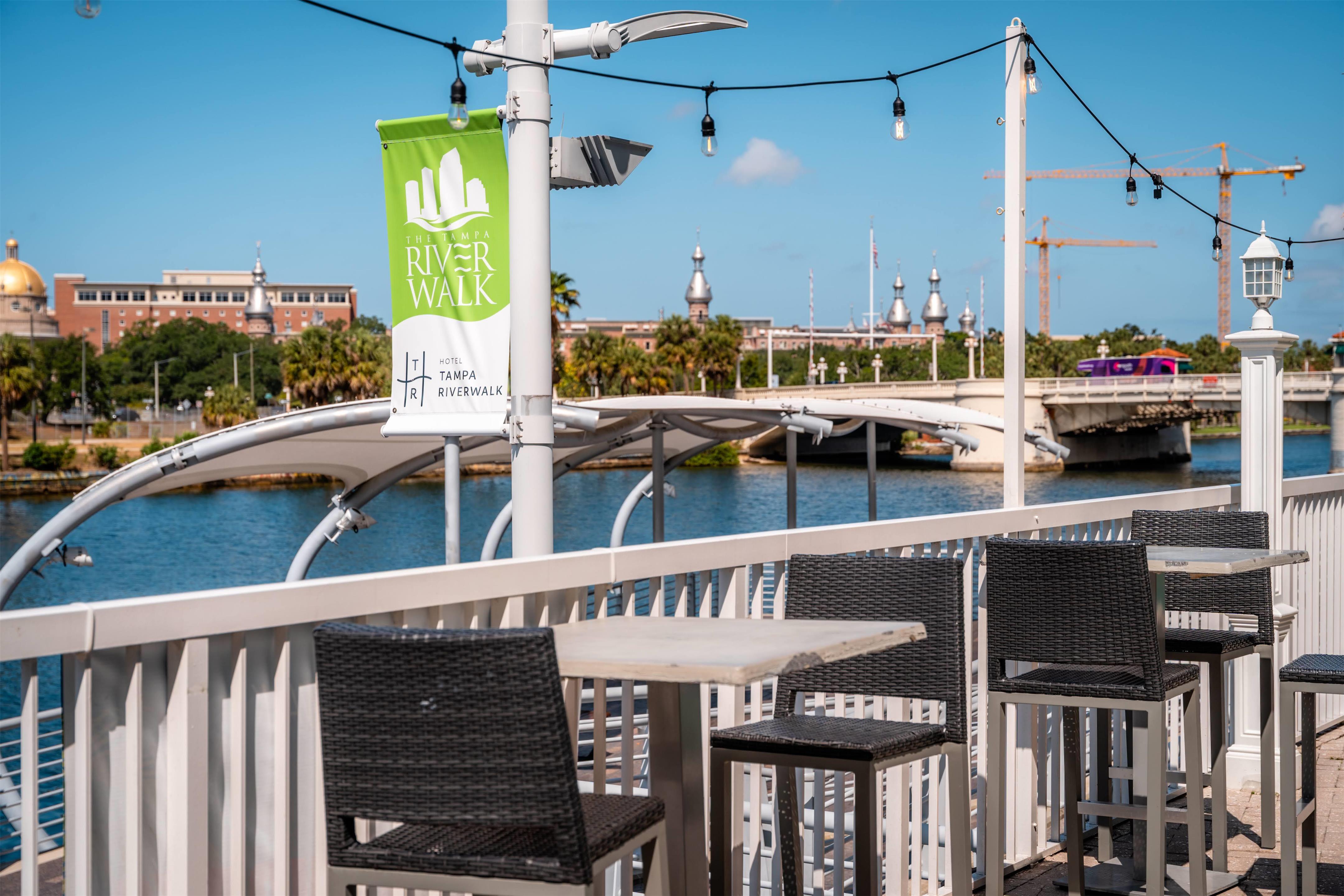 BarLounge | Hotel Tampa Riverwalk