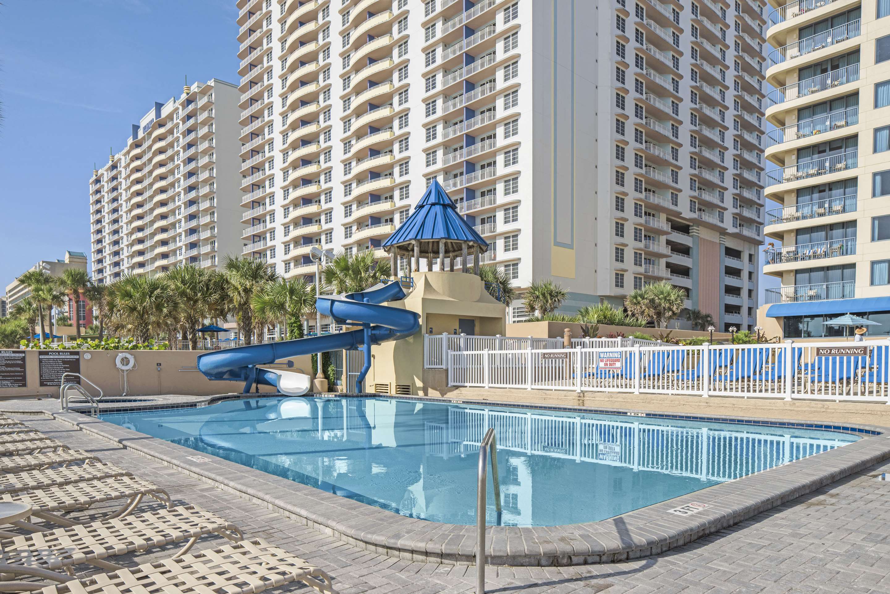 Pool | Hilton Vacation Club Daytona Beach Regency