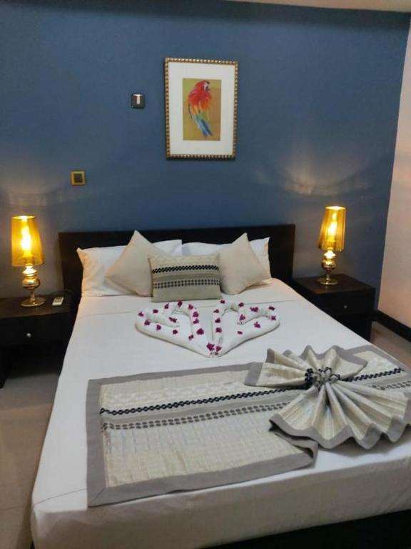 PEREYBERE SUITES AND PENTHOUSES-guestroom-Guest Room,On-Site.jpg
