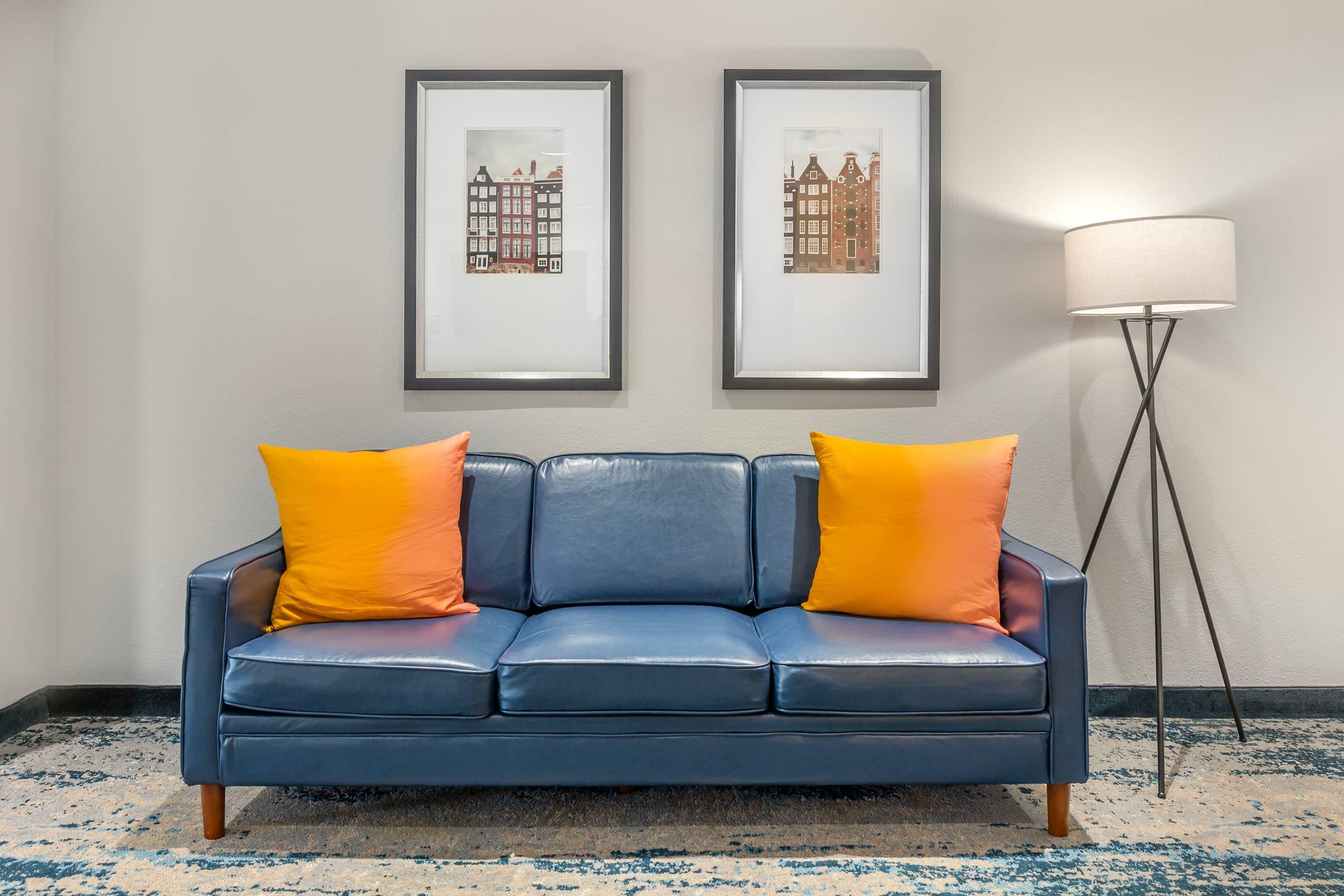 Hotel lobby | Suburban Studios Louisville East
