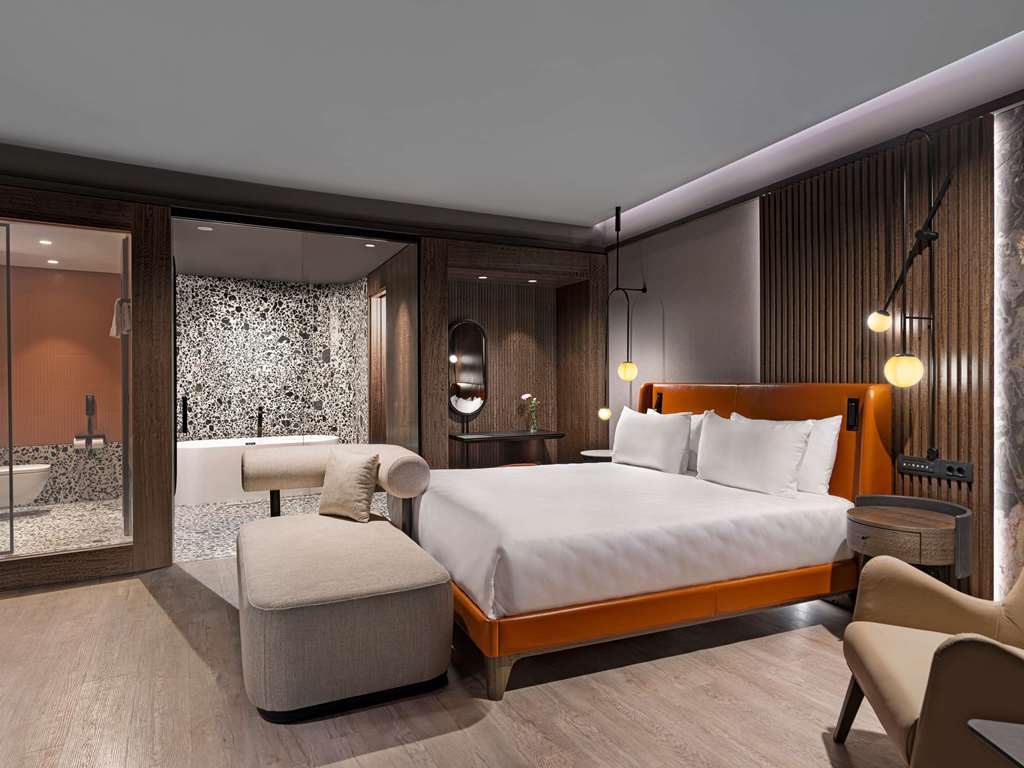 Mövenpick Hotel Istanbul Marmara Sea-guestroom-Guest Room,Bathroom,On-Site.jpg