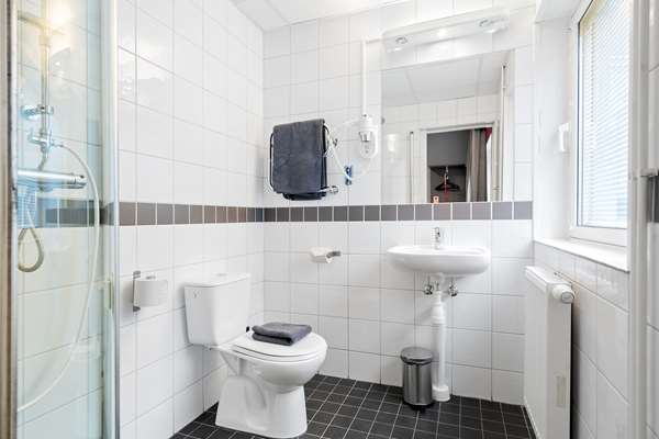 1 Single Bed, Non-Smoking, Economy Room, Smart Tv, Work Desk, Wi-Fi, Full Breakfast