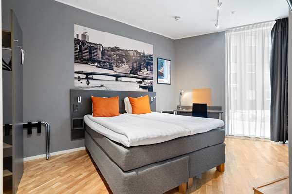 2 Single 1 Single Bunkbed, Non-Smoking, Family Room, Smart Tv, Work Desk, Wi-Fi, Full Breakfast