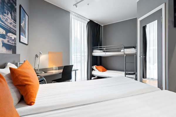 2 Single 1 Single Bunkbed, Non-Smoking, Family Room, Smart Tv, Work Desk, Wi-Fi, Full Breakfast