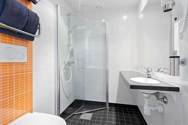 2 Single Beds, Non-Smoking, Economy Room, Smart Tv, Work Desk, Wi-Fi, Full Breakfast