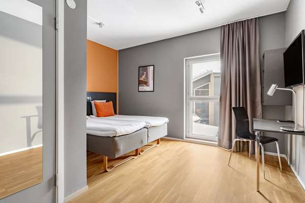 2 Single Beds, Non-Smoking, Economy Room, Smart Tv, Work Desk, Wi-Fi, Full Breakfast