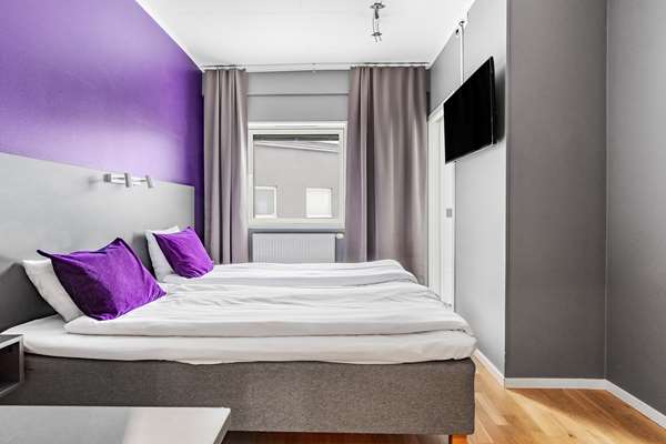 1 Double Bed, Non-Smoking, Economy Room, Smart Tv, Work Desk, Wi-Fi, Full Breakfast