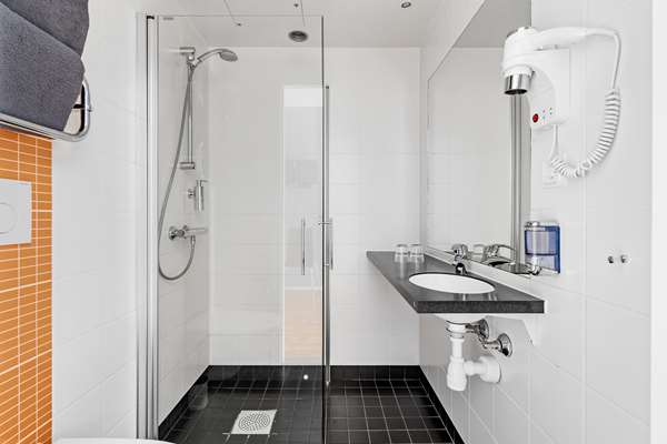 1 Double Bed, Non-Smoking, Economy Room, Smart Tv, Work Desk, Wi-Fi, Full Breakfast