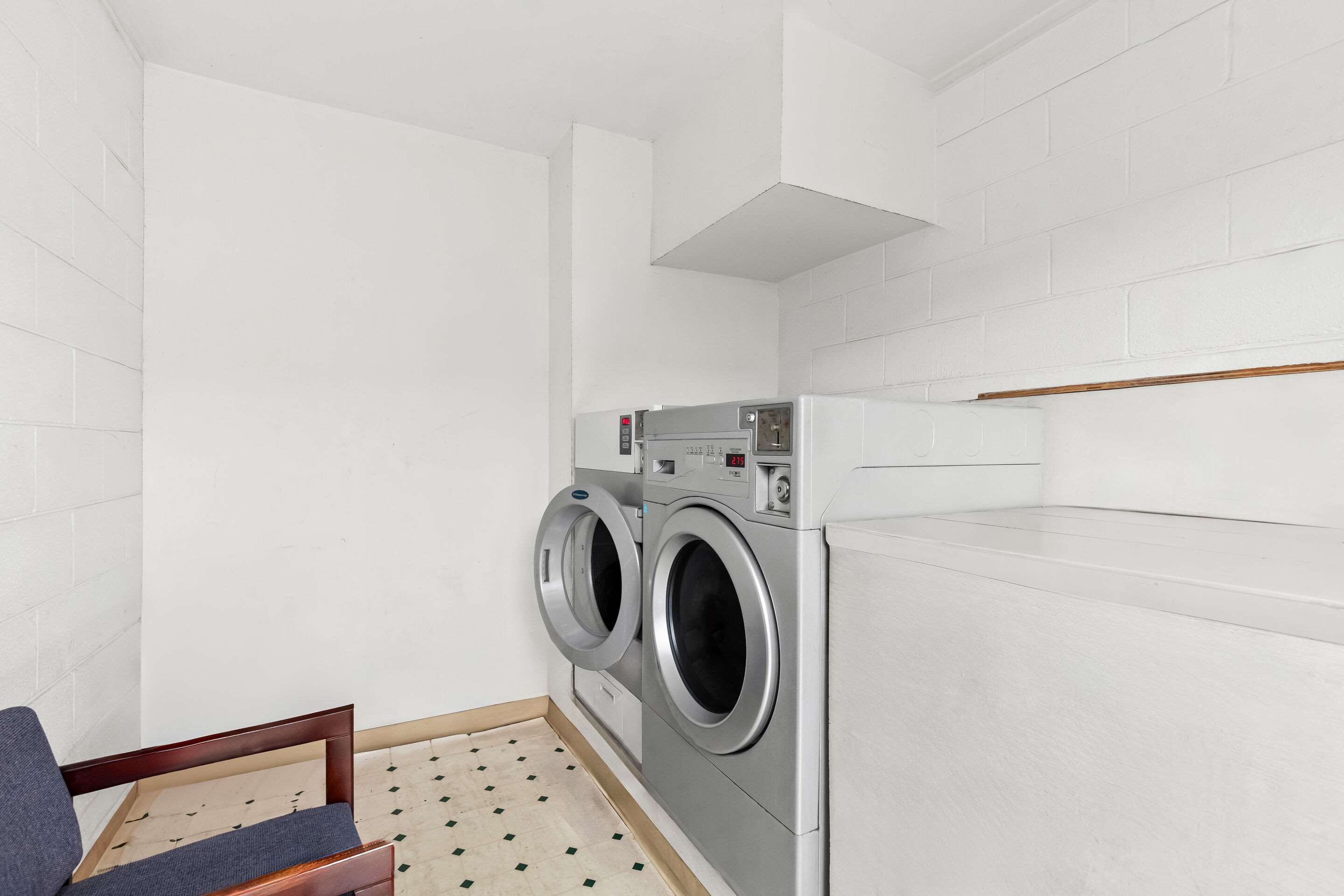Guest laundry facilities | Rodeway Inn