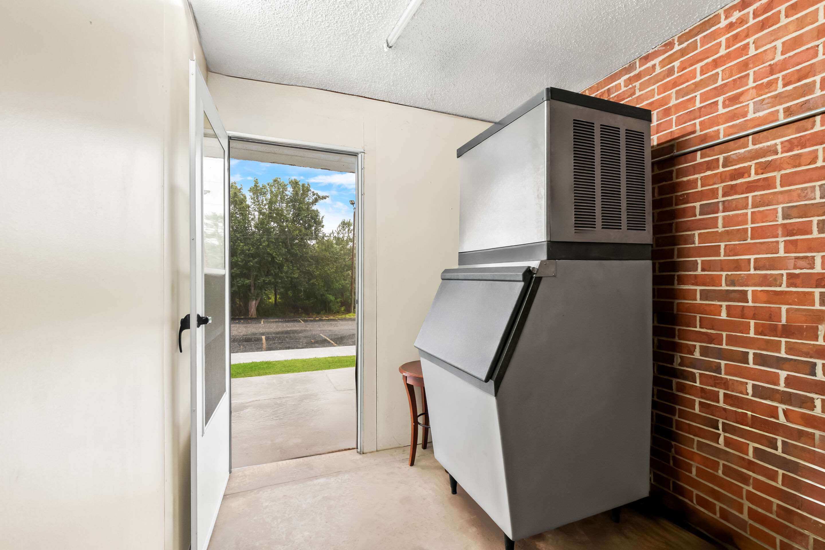Ice Machine | Rodeway Inn