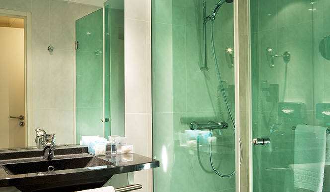 HOTEL AKENA BIARRITZ-guestroom-Guest Room,Bathroom,On-Site.jpg