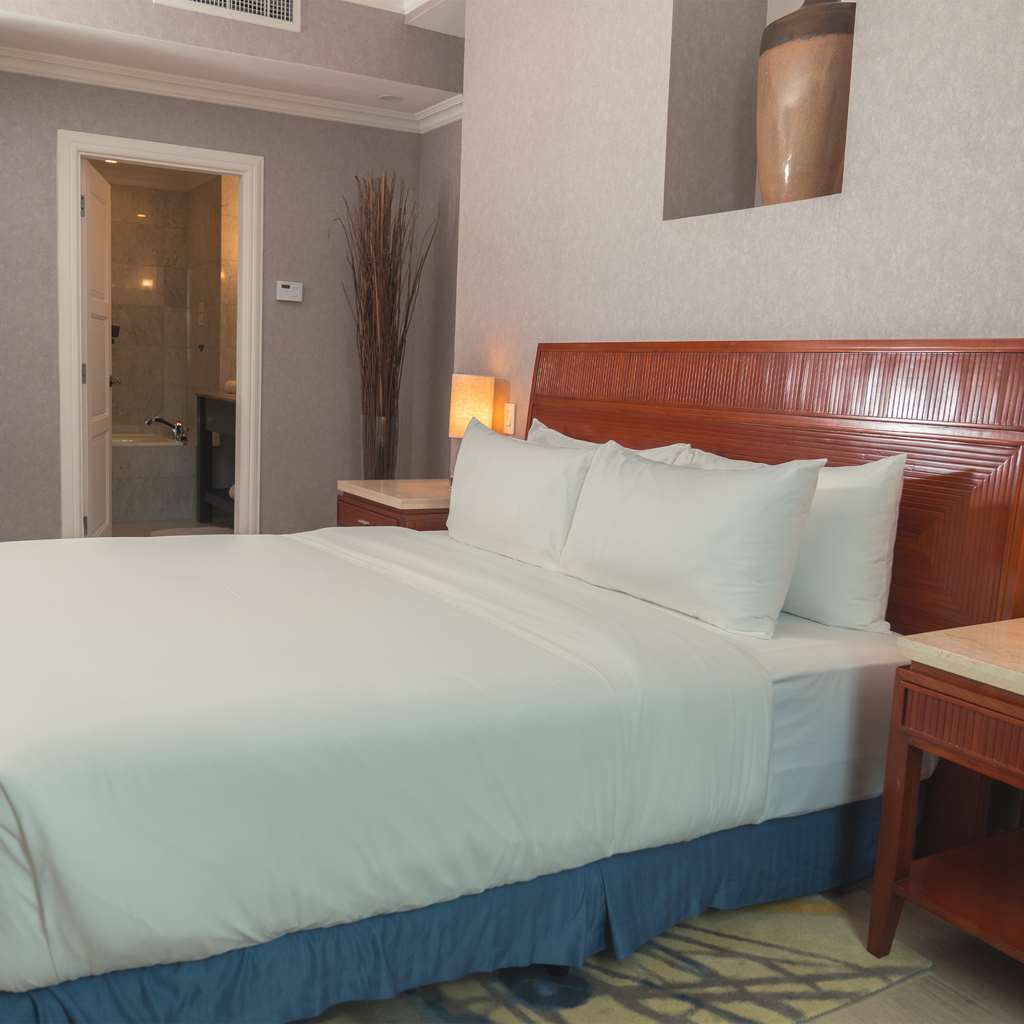 WAYMORE HOTEL PANAMA-guestroom-Guest Room,Suite,On-Site.jpg