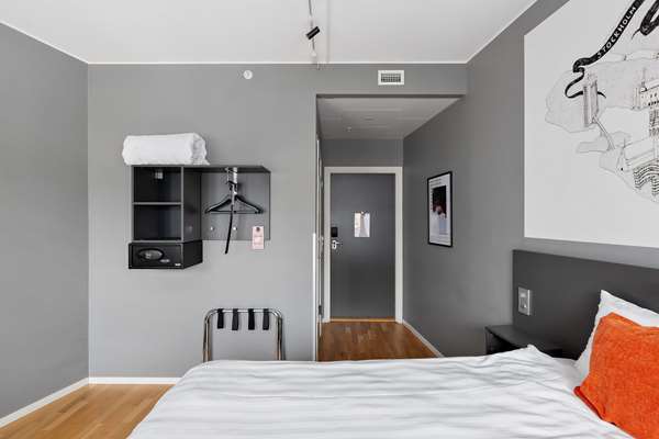 1 Double Bed, Non-Smoking, Economy Room, Smart Tv, Work Desk, Wi-Fi, Full Breakfast