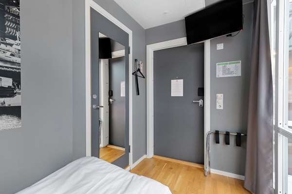 1 Single Bed, Non-Smoking, Economy Room, Smart Tv, No Window In Room, Work Desk, Wi-Fi, Full Breakfast