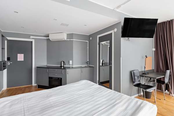 1 Double Bed, Non-Smoking, Superior Room, Smart Tv, Work Desk, Wi-Fi, Full Breakfast