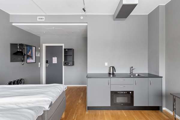 2 Single Beds, Non-Smoking, Superior Room, Smart Tv, Work Desk, Wi-Fi, Full Breakfast
