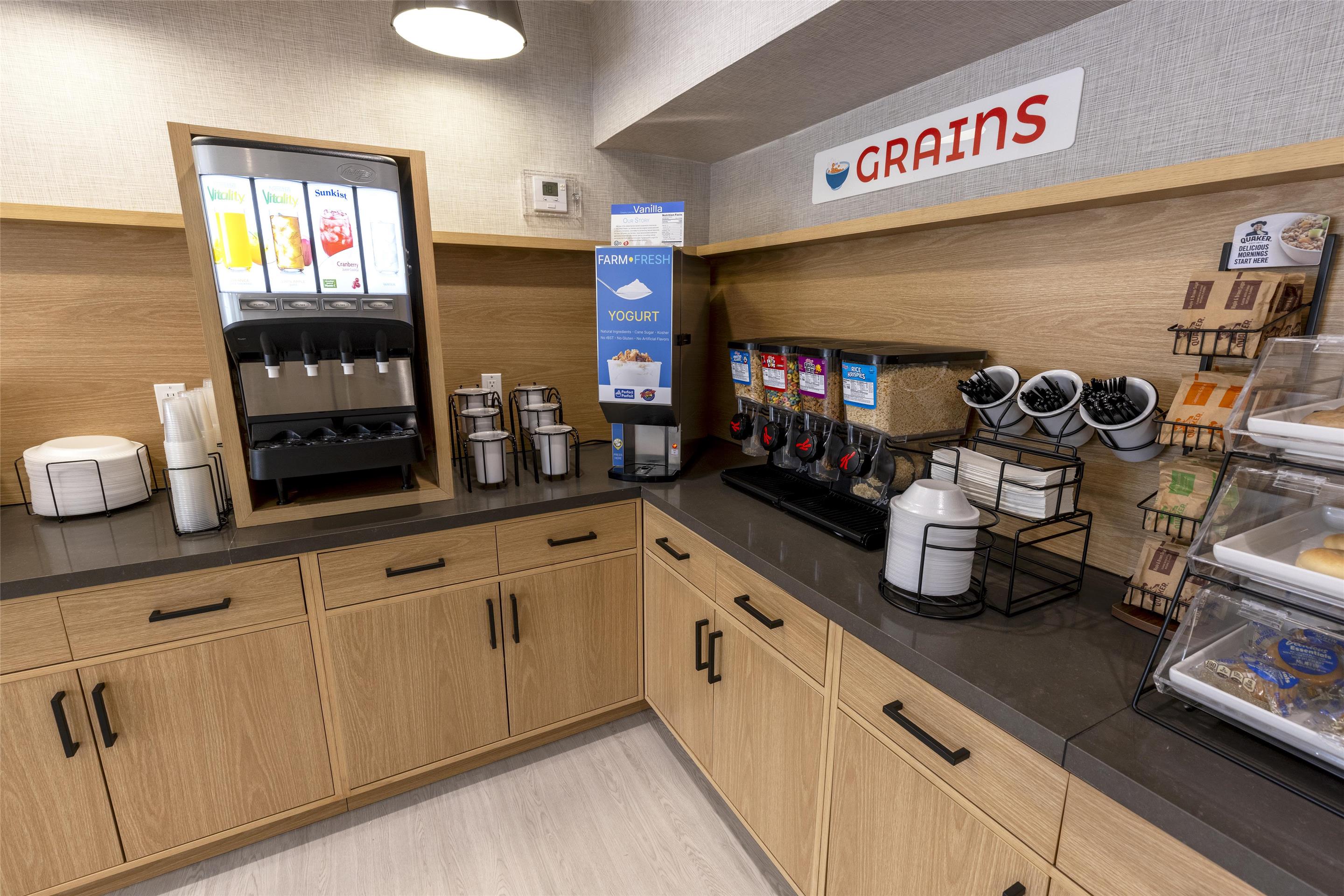 breakfast | Sonesta Simply Suites Lafayette Airport