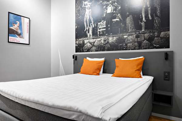1 Double Bed, Non-Smoking, Economy Room, Work Desk, No Window In Room, Wi-Fi, Full Breakfast