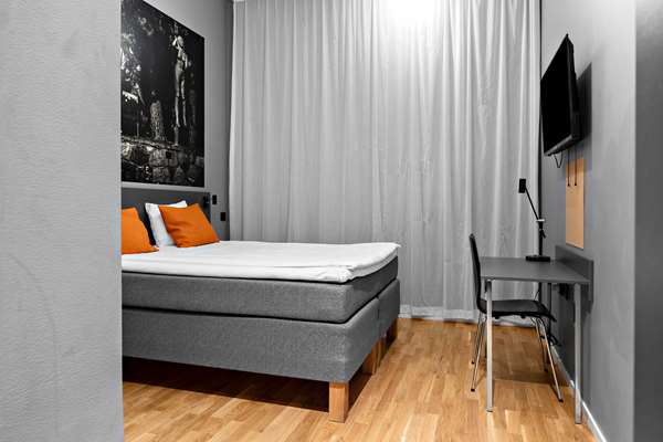 1 Double Bed, Non-Smoking, Economy Room, Work Desk, No Window In Room, Wi-Fi, Full Breakfast