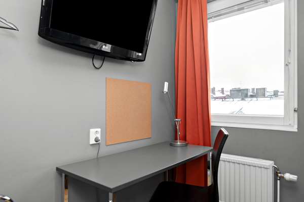 1 Single Bed, Non-Smoking, Standard Room, Smart Tv, Work Desk, Wi-Fi, Full Breakfast