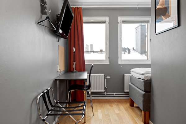 1 Single Bed, Non-Smoking, Standard Room, Smart Tv, Work Desk, Wi-Fi, Full Breakfast
