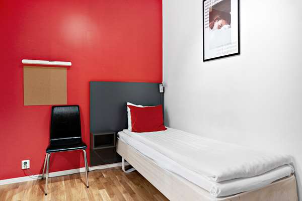 1 Single Bed, Non-Smoking, Economy Room, Work Desk, No Window In Room, Wi-Fi, Full Breakfast