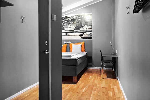 1 Double Bed, Non-Smoking, Standard Room, Smart Tv, Work Desk, Wi-Fi, Full Breakfast