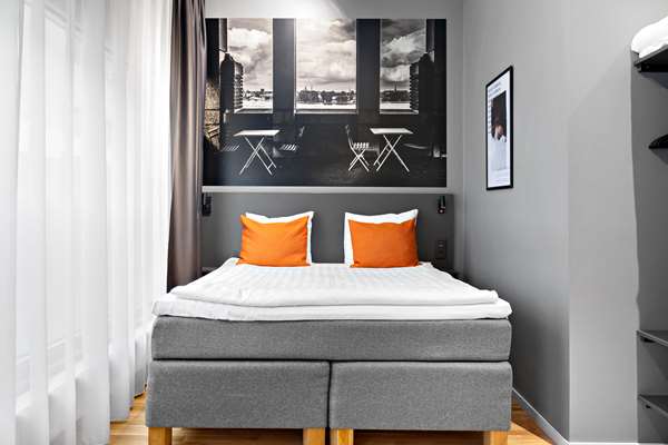 1 Double Bed, Non-Smoking, Standard Room, Smart Tv, Work Desk, Wi-Fi, Full Breakfast