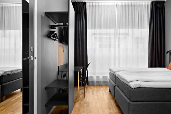 2 Single Beds, Non-Smoking, Standard Room, Smart Tv, Work Desk, Wi-Fi, Full Breakfast