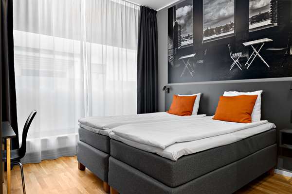 2 Single Beds, Non-Smoking, Standard Room, Smart Tv, Work Desk, Wi-Fi, Full Breakfast