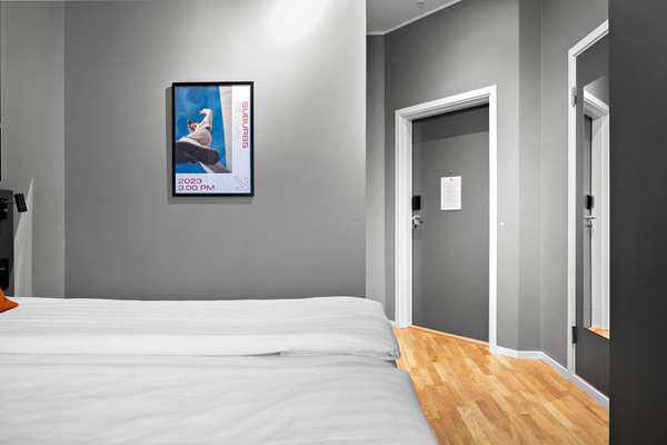 2 Single Beds, Non-Smoking, Standard Room, Smart Tv, Work Desk, Wi-Fi, Full Breakfast